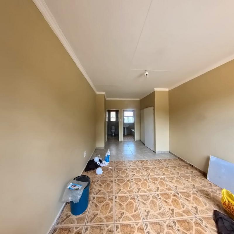 To Let 1 Bedroom Property for Rent in Clayville Gauteng