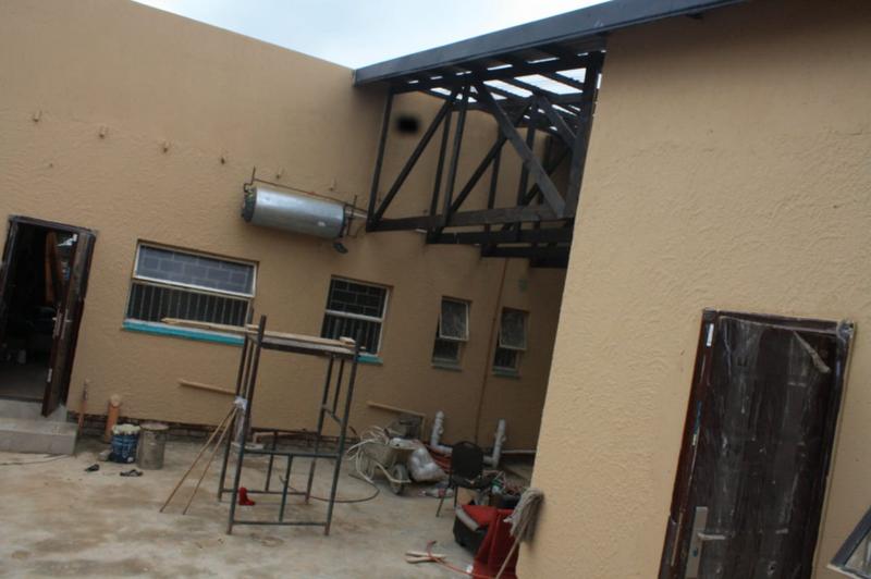 To Let 1 Bedroom Property for Rent in Clayville Gauteng