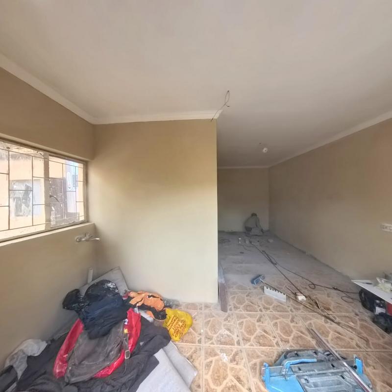 To Let 1 Bedroom Property for Rent in Clayville Gauteng
