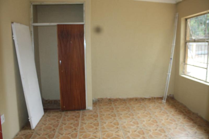To Let 1 Bedroom Property for Rent in Clayville Gauteng