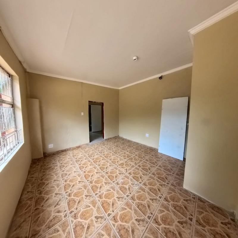 To Let 1 Bedroom Property for Rent in Clayville Gauteng