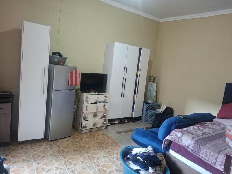 To Let 1 Bedroom Property for Rent in Clayville Gauteng