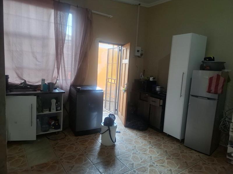 To Let 1 Bedroom Property for Rent in Clayville Gauteng