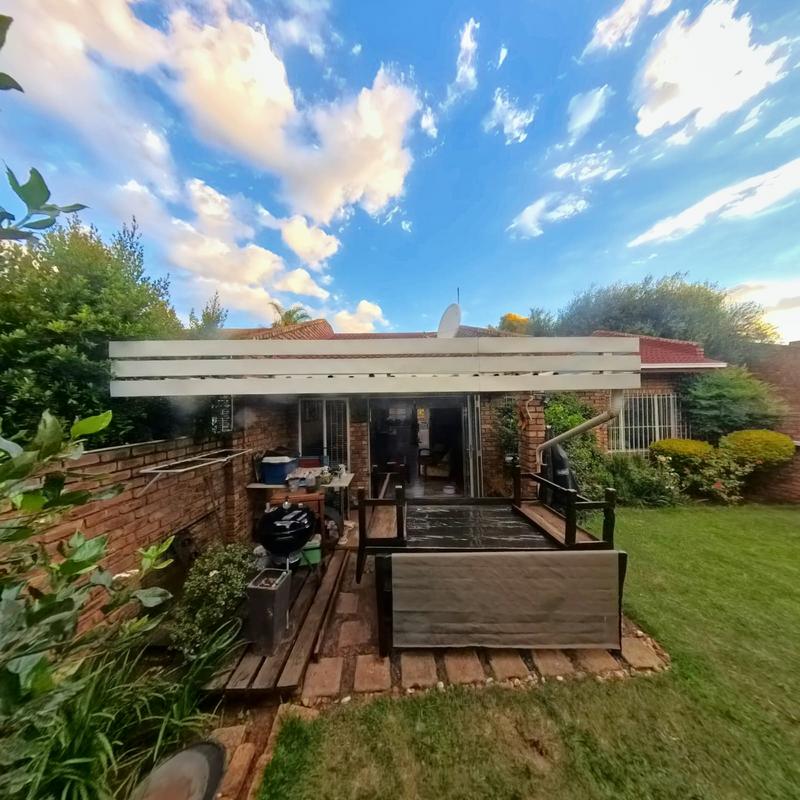 3 Bedroom Property for Sale in Birchleigh Gauteng