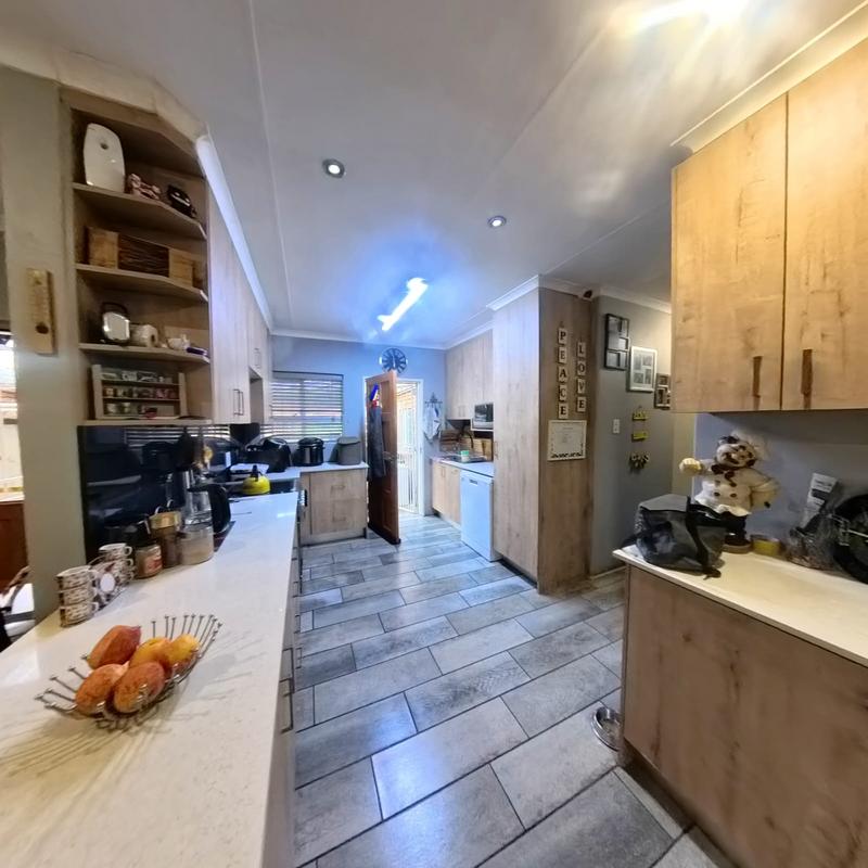 3 Bedroom Property for Sale in Birchleigh Gauteng