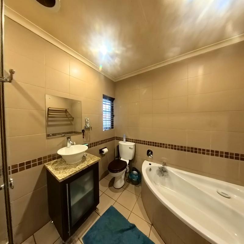 3 Bedroom Property for Sale in Birchleigh Gauteng