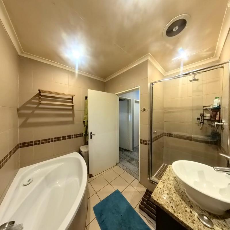 3 Bedroom Property for Sale in Birchleigh Gauteng