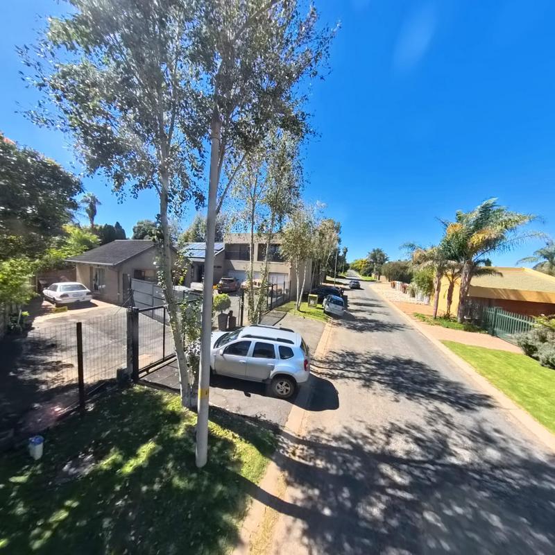 4 Bedroom Property for Sale in Glen Marais Gauteng