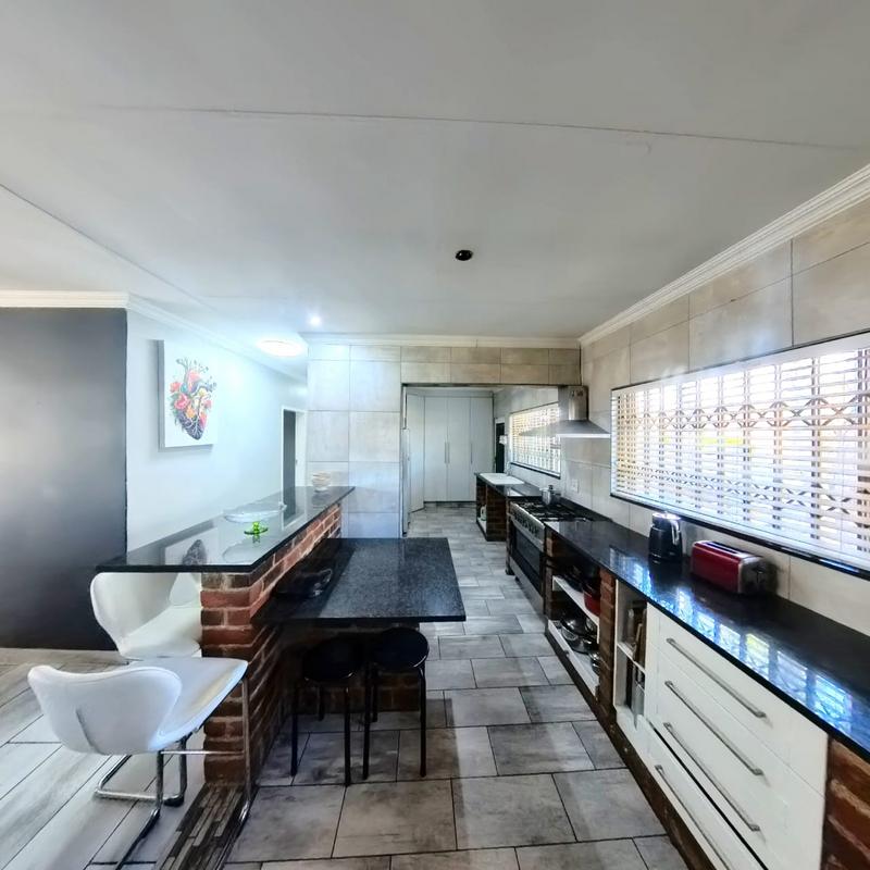 4 Bedroom Property for Sale in Glen Marais Gauteng