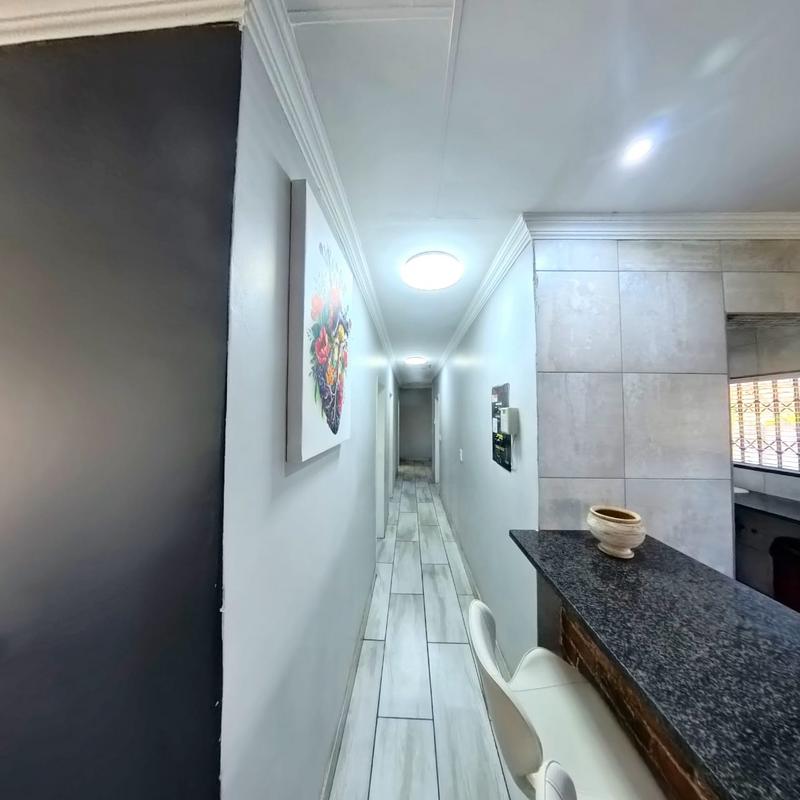 4 Bedroom Property for Sale in Glen Marais Gauteng
