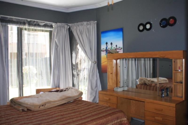 4 Bedroom Property for Sale in Glen Marais Gauteng