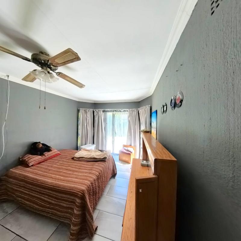 4 Bedroom Property for Sale in Glen Marais Gauteng