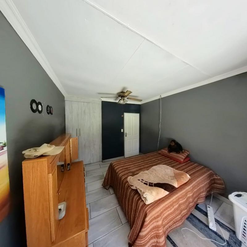 4 Bedroom Property for Sale in Glen Marais Gauteng