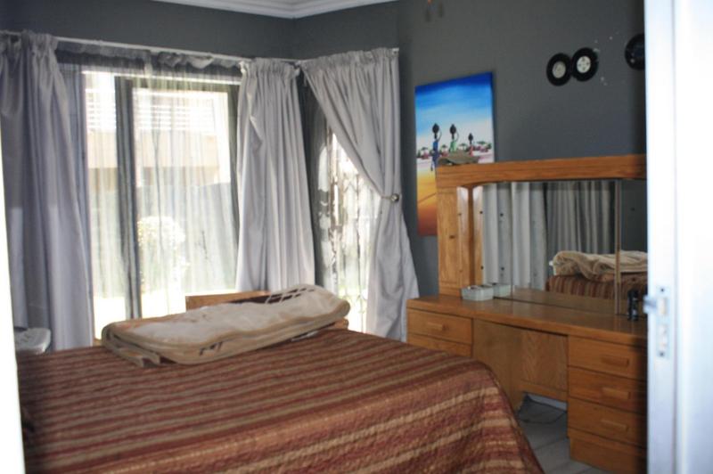 4 Bedroom Property for Sale in Glen Marais Gauteng