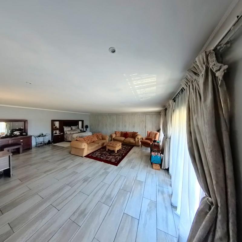 4 Bedroom Property for Sale in Glen Marais Gauteng