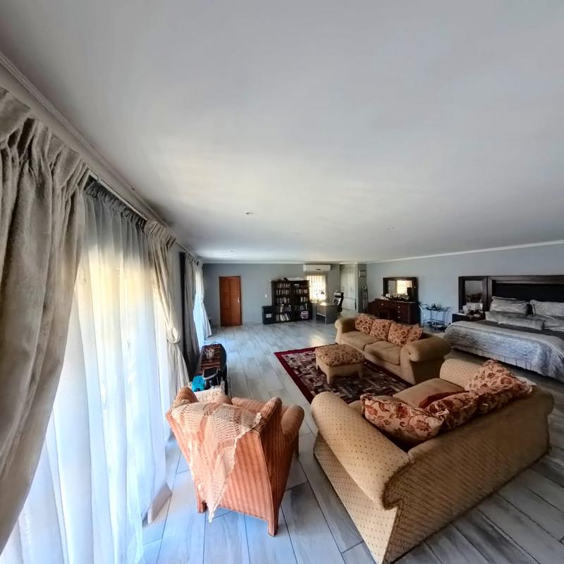 4 Bedroom Property for Sale in Glen Marais Gauteng