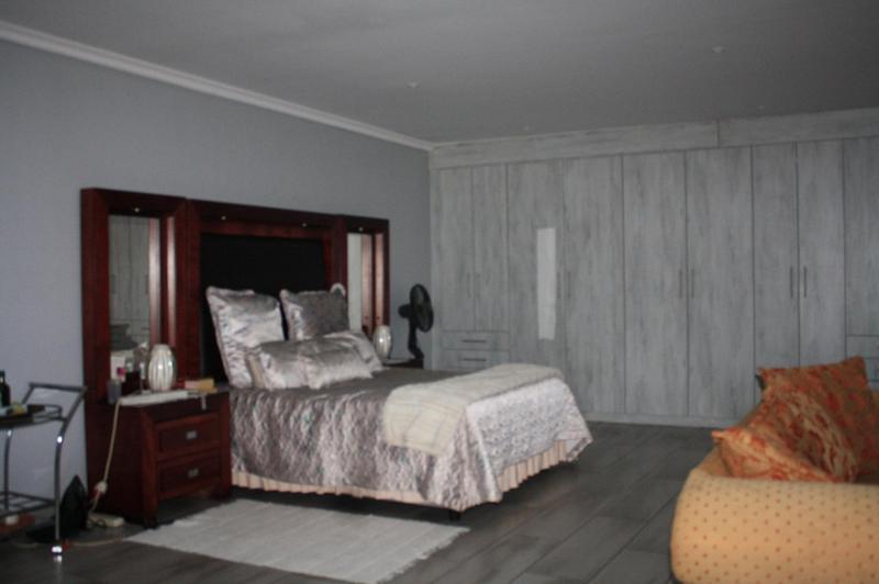 4 Bedroom Property for Sale in Glen Marais Gauteng