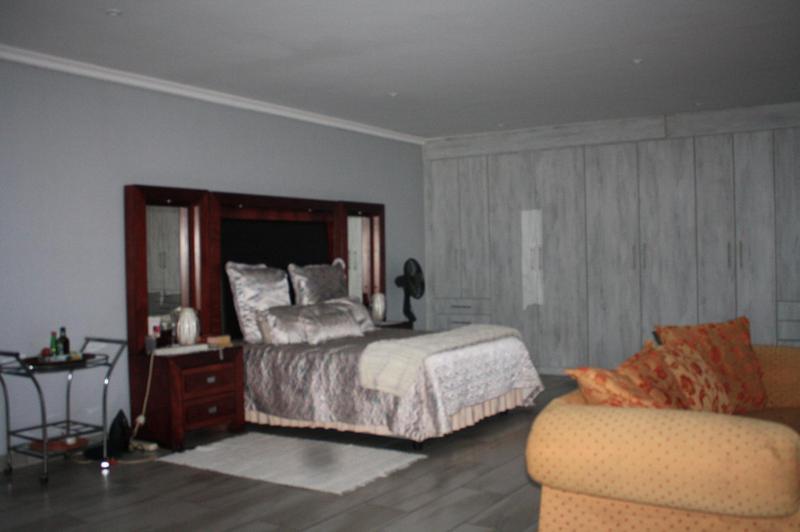 4 Bedroom Property for Sale in Glen Marais Gauteng
