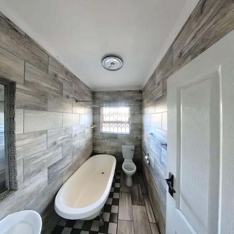 4 Bedroom Property for Sale in Glen Marais Gauteng