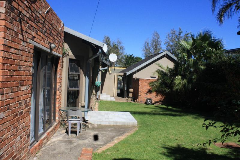 4 Bedroom Property for Sale in Glen Marais Gauteng