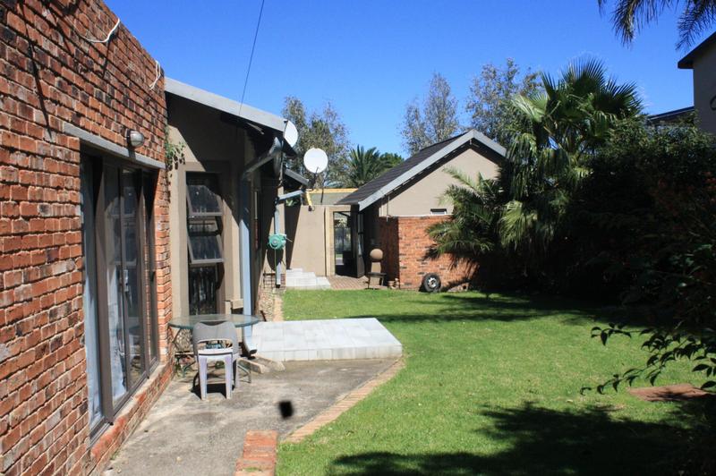 4 Bedroom Property for Sale in Glen Marais Gauteng