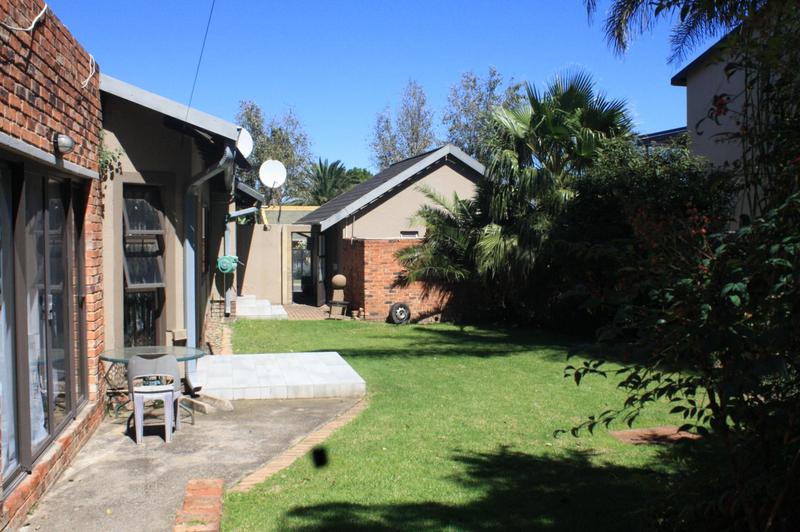 4 Bedroom Property for Sale in Glen Marais Gauteng