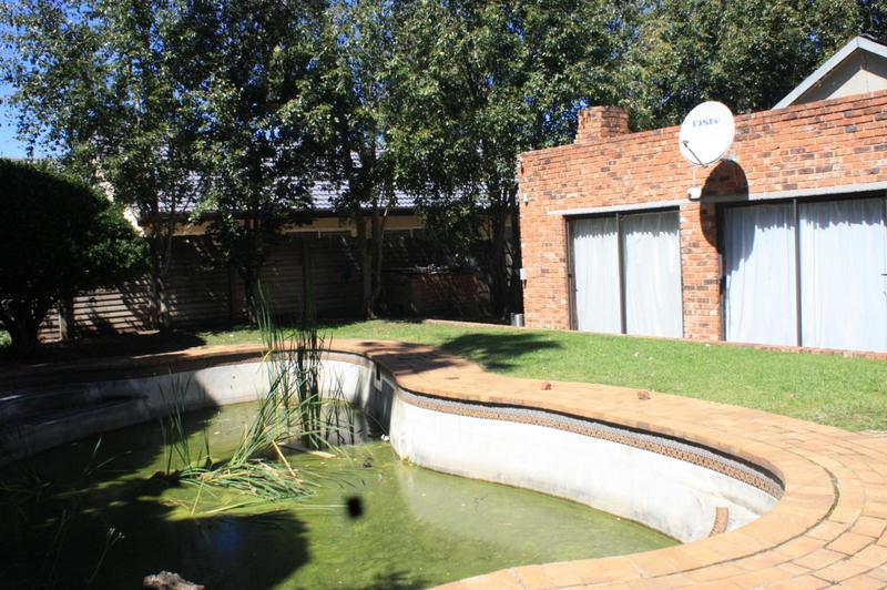 4 Bedroom Property for Sale in Glen Marais Gauteng