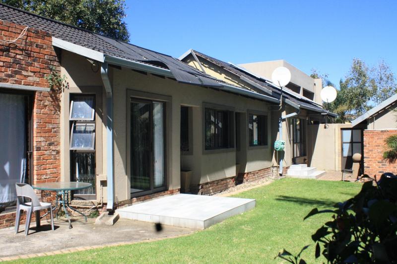 4 Bedroom Property for Sale in Glen Marais Gauteng