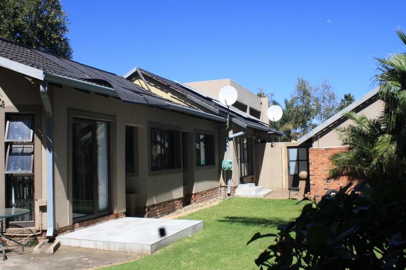 4 Bedroom Property for Sale in Glen Marais Gauteng