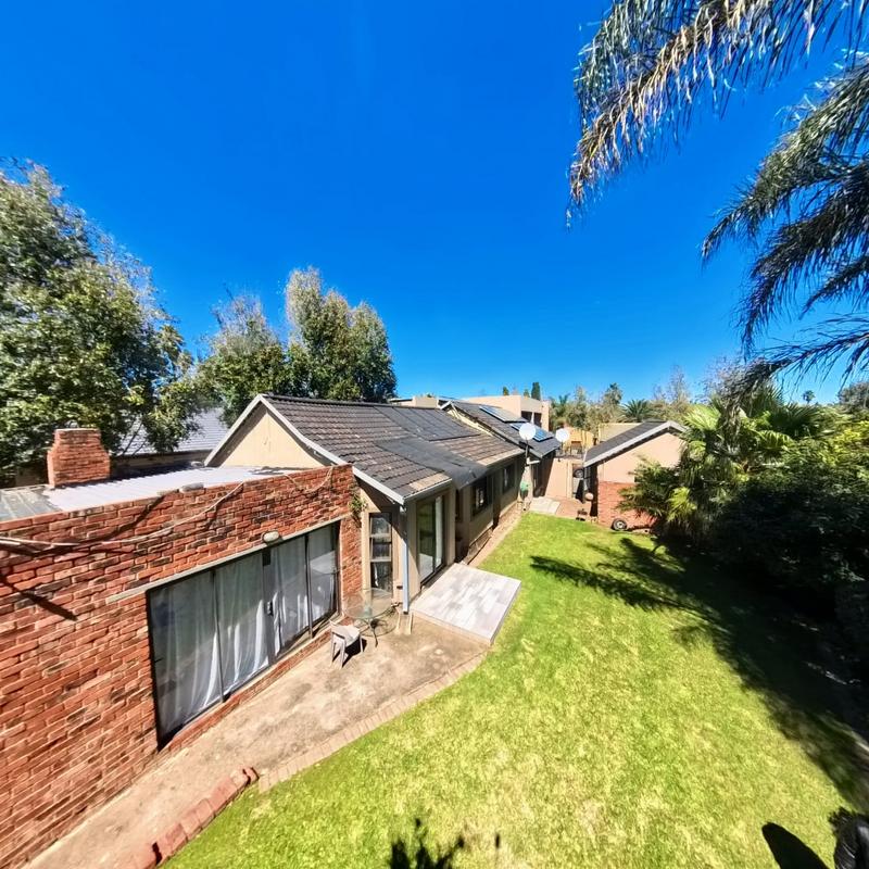 4 Bedroom Property for Sale in Glen Marais Gauteng