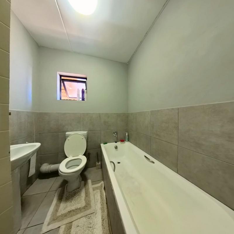 2 Bedroom Property for Sale in Terenure Gauteng