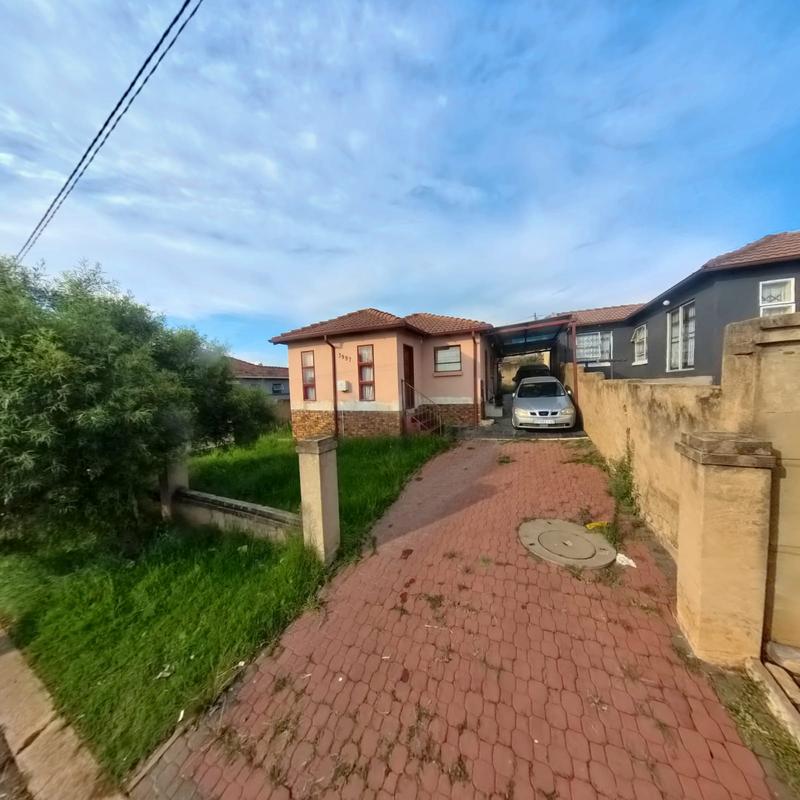 3 Bedroom Property for Sale in Clayville Gauteng