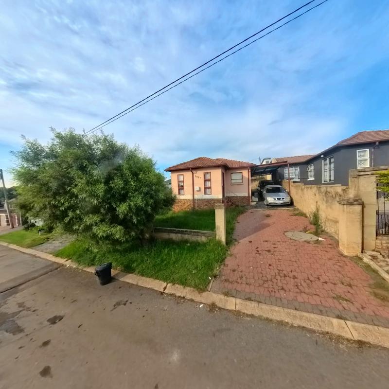 3 Bedroom Property for Sale in Clayville Gauteng