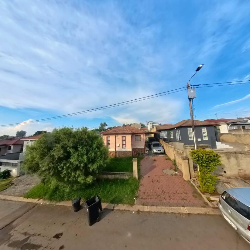 3 Bedroom Property for Sale in Clayville Gauteng