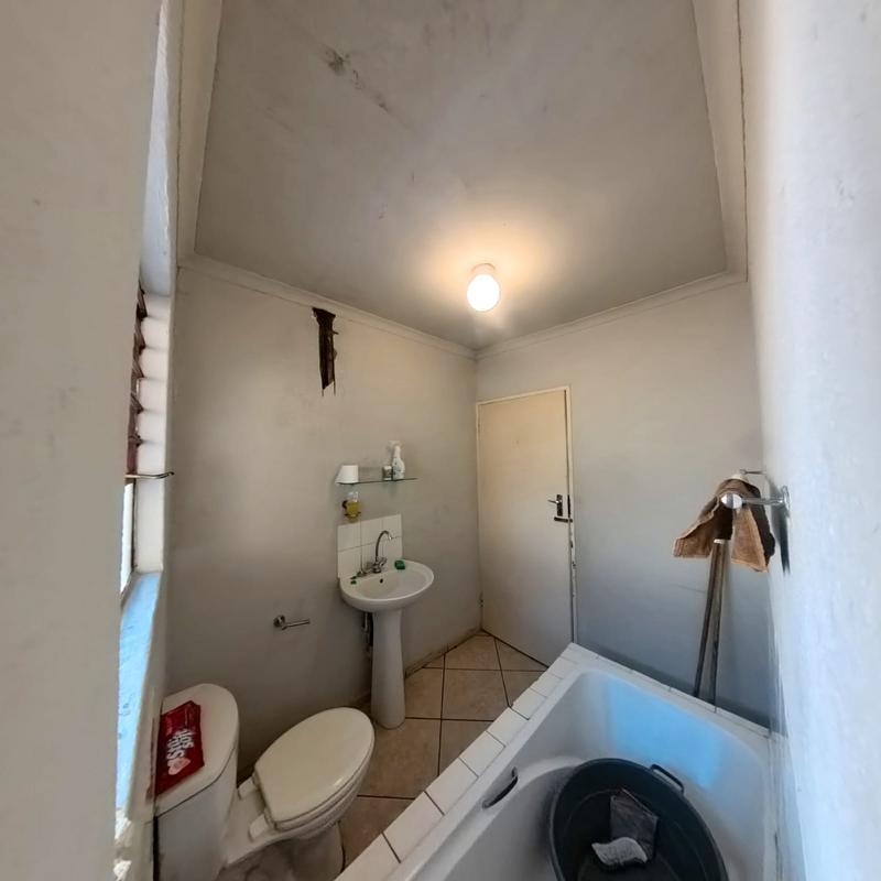 3 Bedroom Property for Sale in Clayville Gauteng