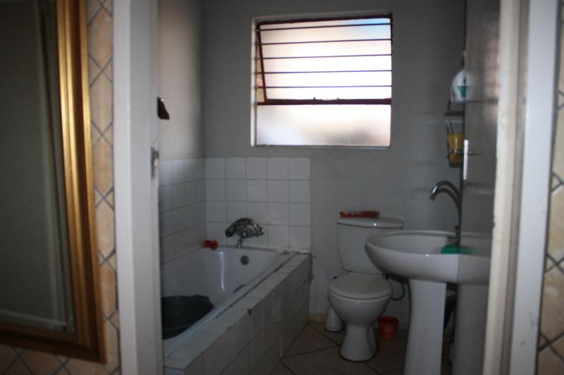 3 Bedroom Property for Sale in Clayville Gauteng