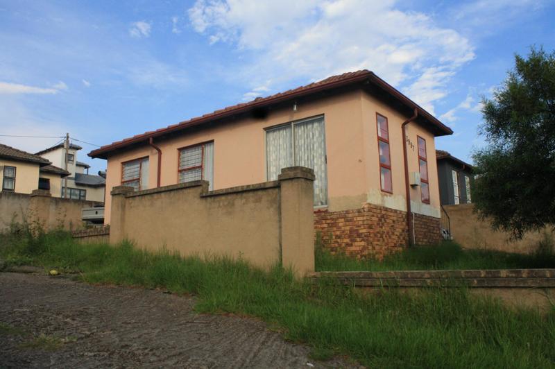 3 Bedroom Property for Sale in Clayville Gauteng