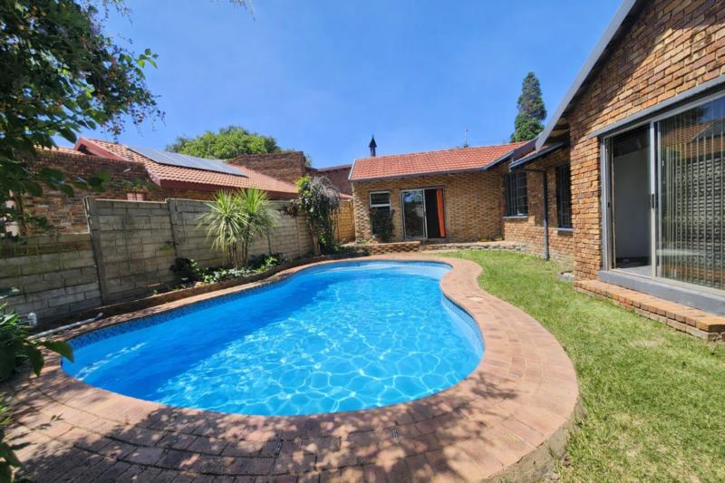 3 Bedroom Property for Sale in Radiokop Gauteng