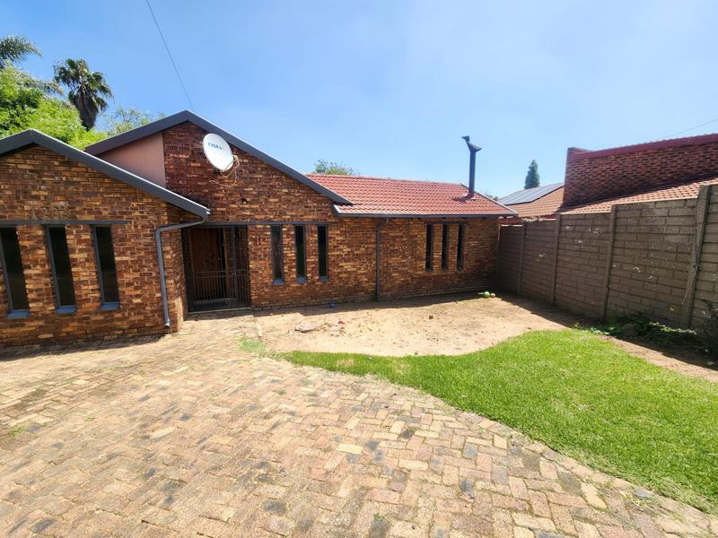 3 Bedroom Property for Sale in Radiokop Gauteng