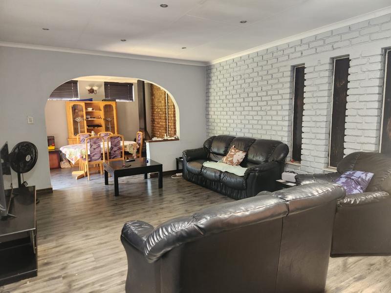 3 Bedroom Property for Sale in Radiokop Gauteng