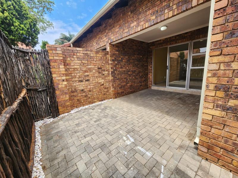 2 Bedroom Property for Sale in Allens Nek Gauteng