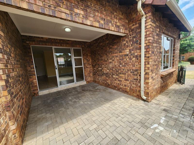 2 Bedroom Property for Sale in Allens Nek Gauteng