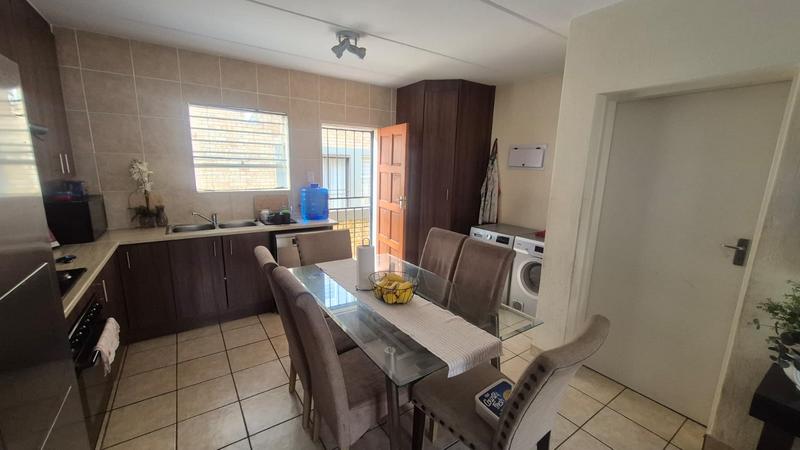 3 Bedroom Property for Sale in Wilgeheuwel Gauteng