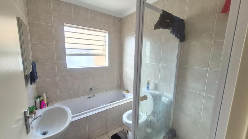 3 Bedroom Property for Sale in Wilgeheuwel Gauteng