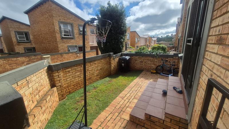 3 Bedroom Property for Sale in Wilgeheuwel Gauteng