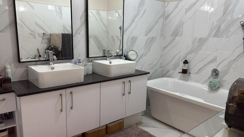 3 Bedroom Property for Sale in Bryanston Gauteng