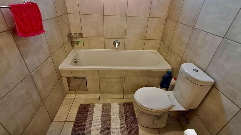 2 Bedroom Property for Sale in Montana Tuine Gauteng