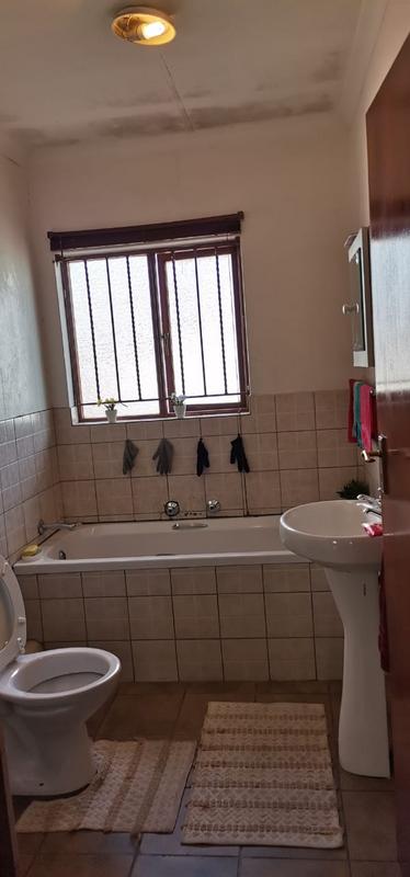 2 Bedroom Property for Sale in Hectorton Gauteng