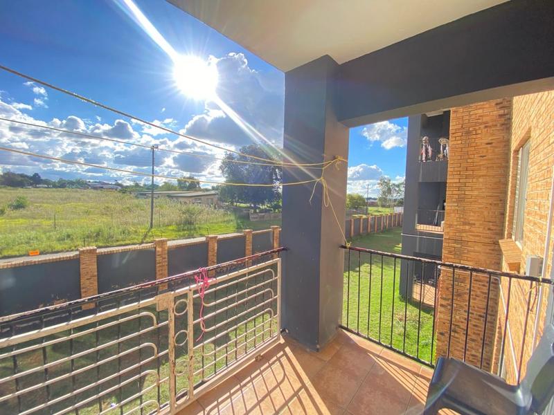 2 Bedroom Property for Sale in Green Hills Gauteng