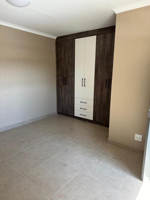 To Let 1 Bedroom Property for Rent in Glen Austin AH Gauteng